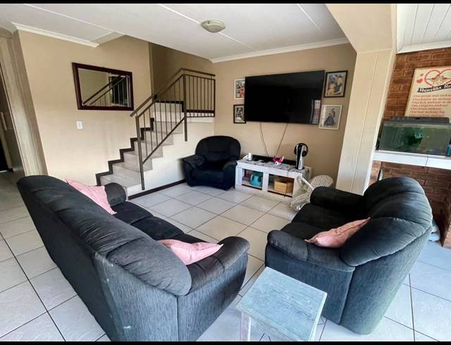 3 BEDROOM PROPERTY TO RENT IN PROTEA HEIGHTS